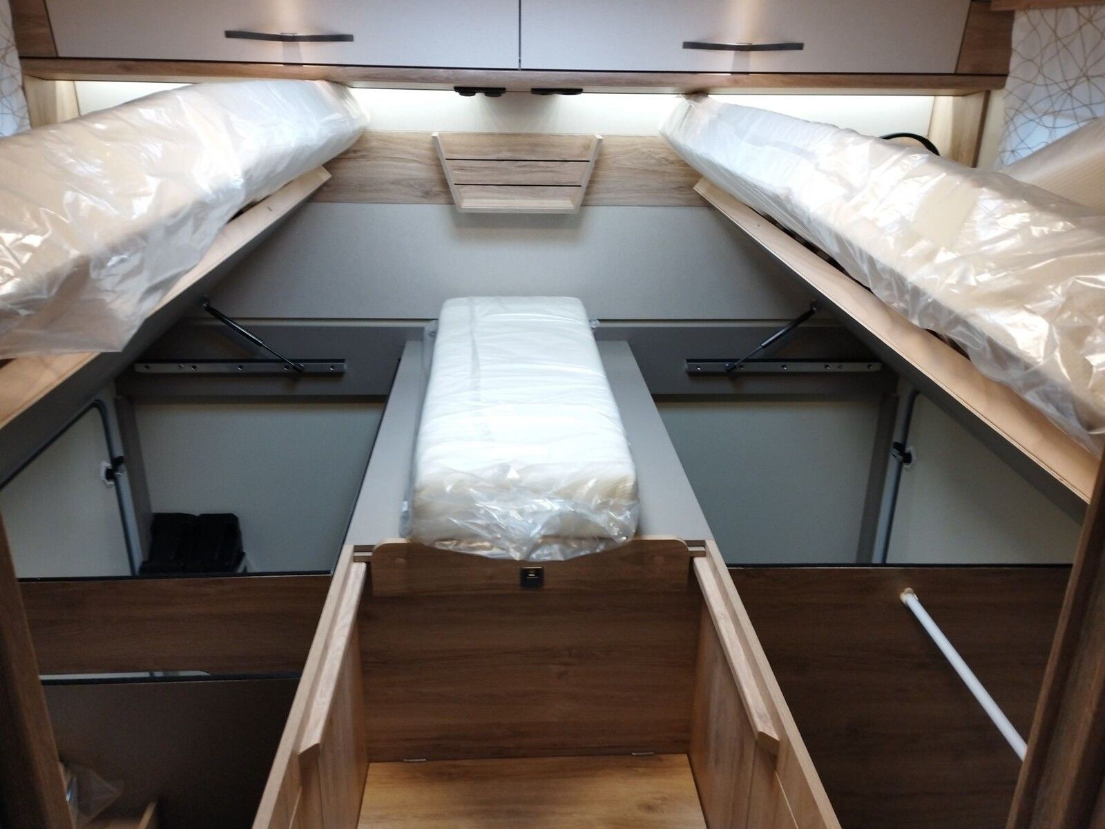 Fahrzeugabbildung Eura Mobil Profila T PT 720 EF MondialPakete 180PSAutomatik