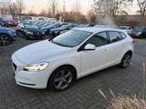 Volvo V40 Momentum=Automatik-Navi-Sitzheiz-LED= - Volvo V40 mit Benzin-Antrieb: Limousine