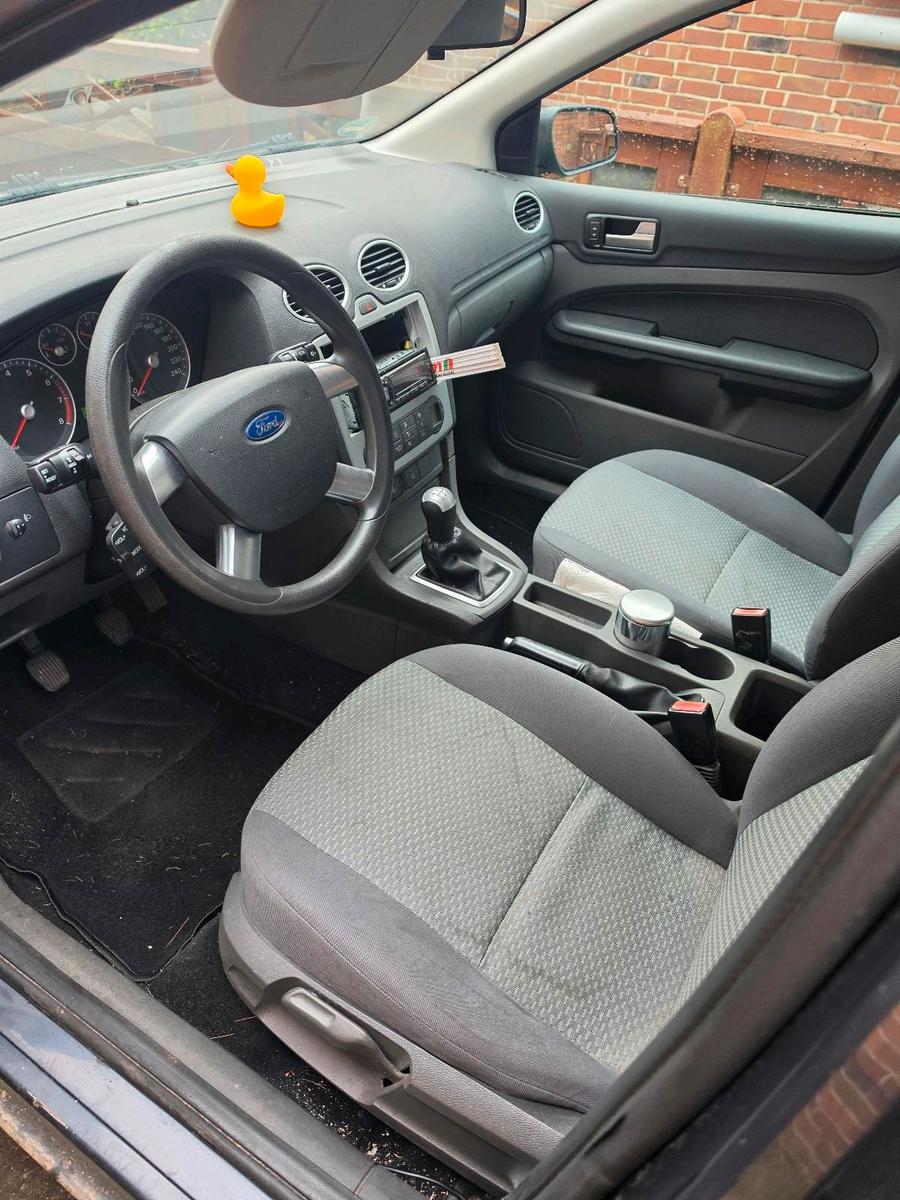 Ford Focus 2006 — interior