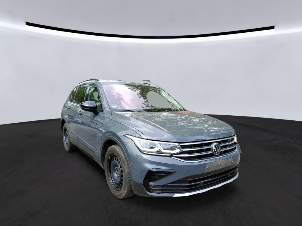 Volkswagen Tiguan Urban Sport/KAMERA/AHK/LED/AP CONNECT