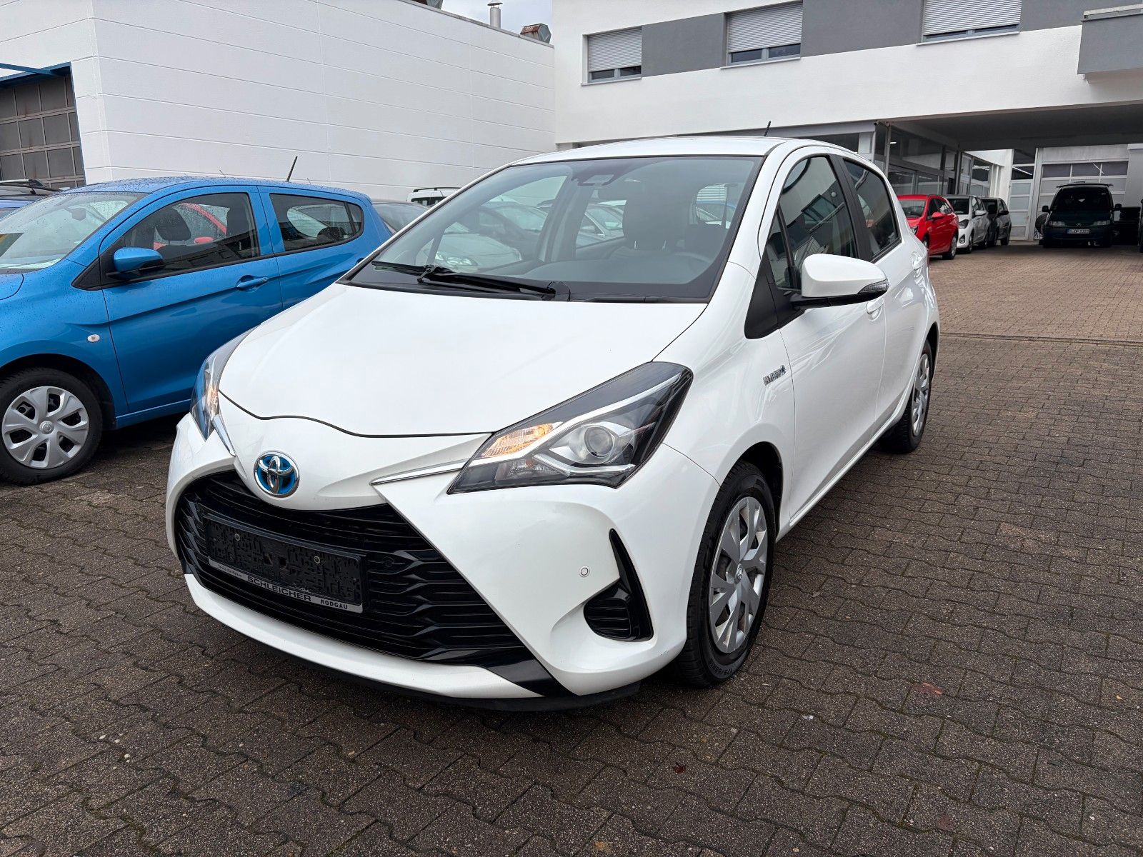 TOYOTA Yaris