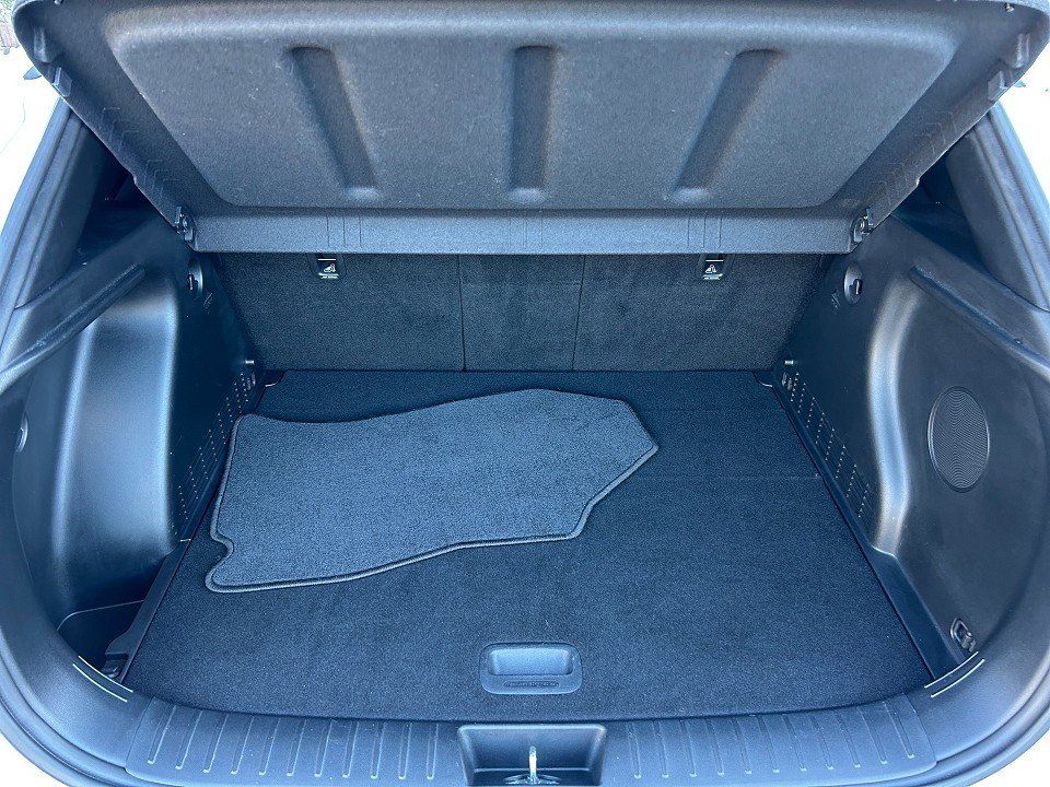 Fahrzeugabbildung Hyundai KONA 1.6T AT 4WD NLINE ULTIMATE-P GLASDACH BOSE+