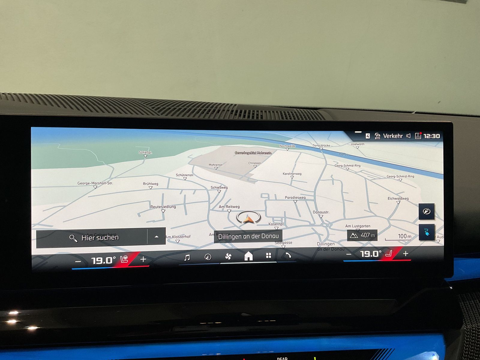 Fahrzeugabbildung BMW i5 M60 xDrive Limousine, Sitheizung vorne und hi