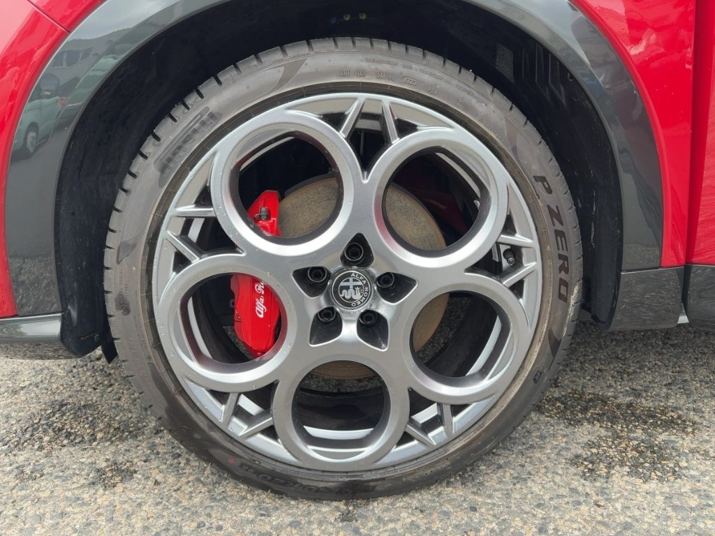 Fahrzeugabbildung Alfa Romeo Tonale VELOCE 1.5 VGT MATRIX PANO MEMORY