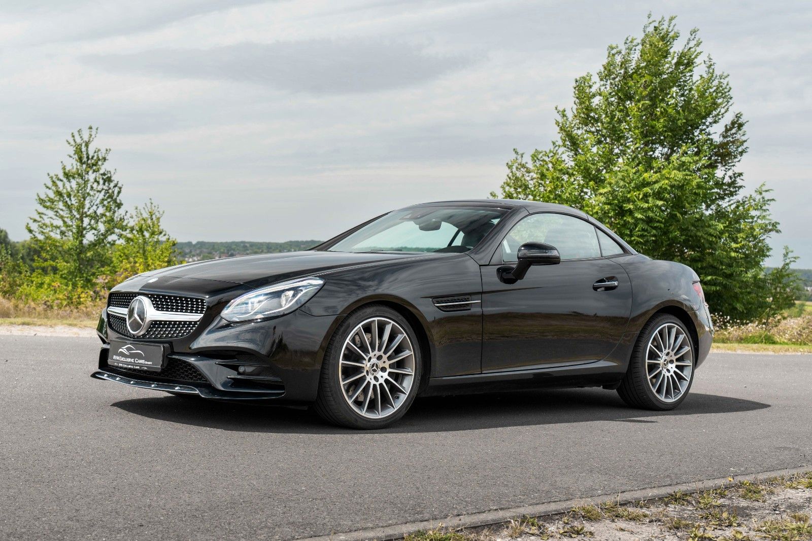 Fahrzeugabbildung Mercedes-Benz SLC 300 AMG Roadster H&K TOTW LED KAM NAV