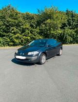 Renault Megane II Cabrio Harman Edition 1.... - Renault Megane mit Benzin-Antrieb: Cabrio, Automatik