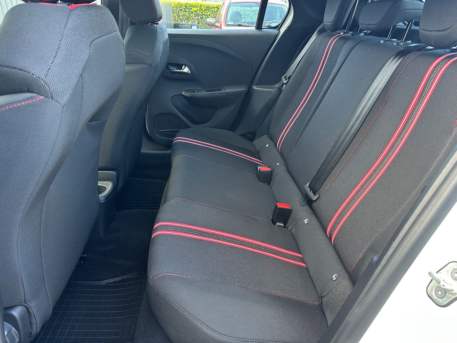 Fahrzeugabbildung Opel Corsa -e F GS NAV+LED+18ZOLL+SHZ+KEYLESS+CARPLAY
