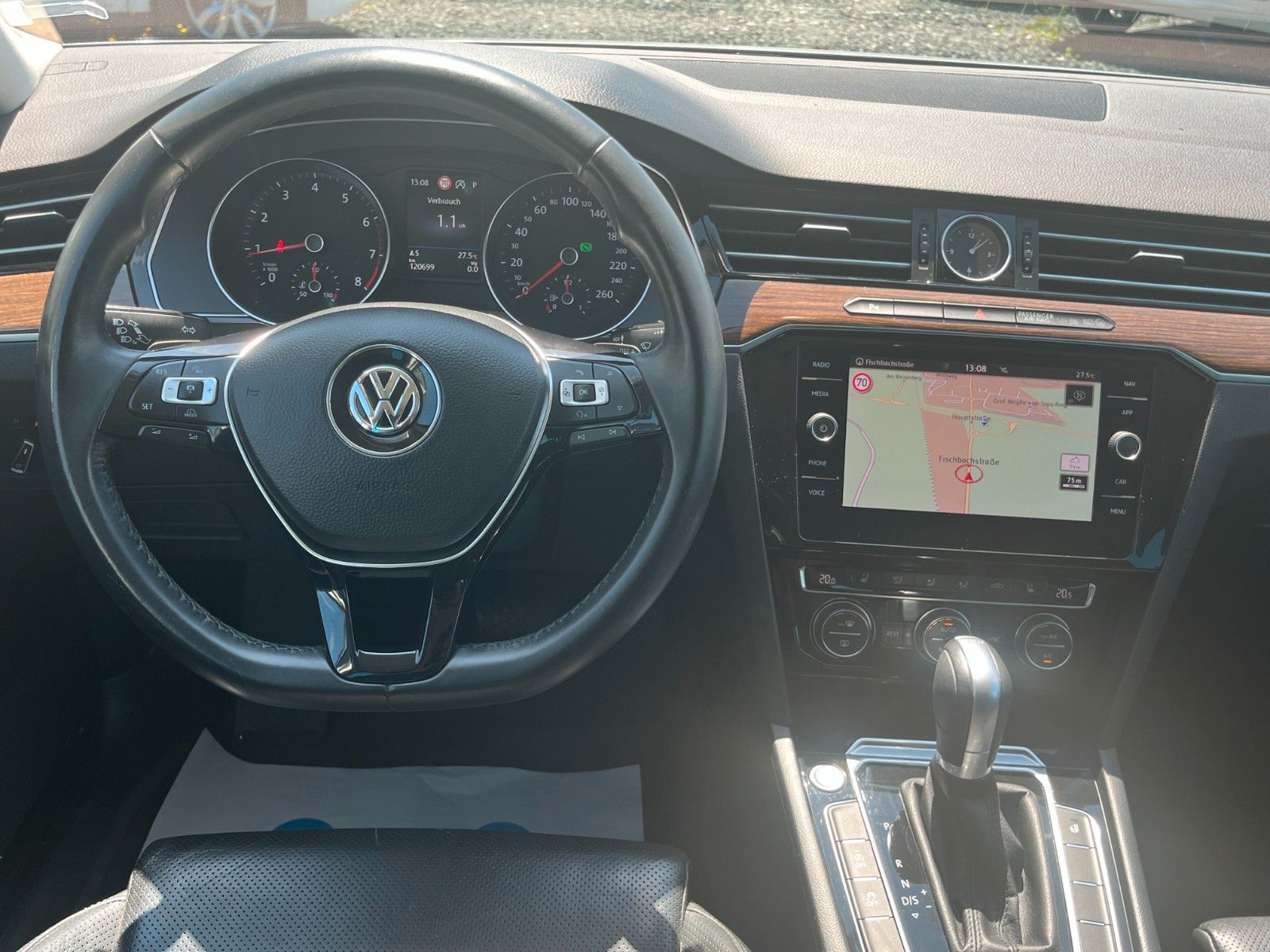 Fahrzeugabbildung Volkswagen Passat Variant 1.8 TSI DSG Navi Leder HIGHLINE
