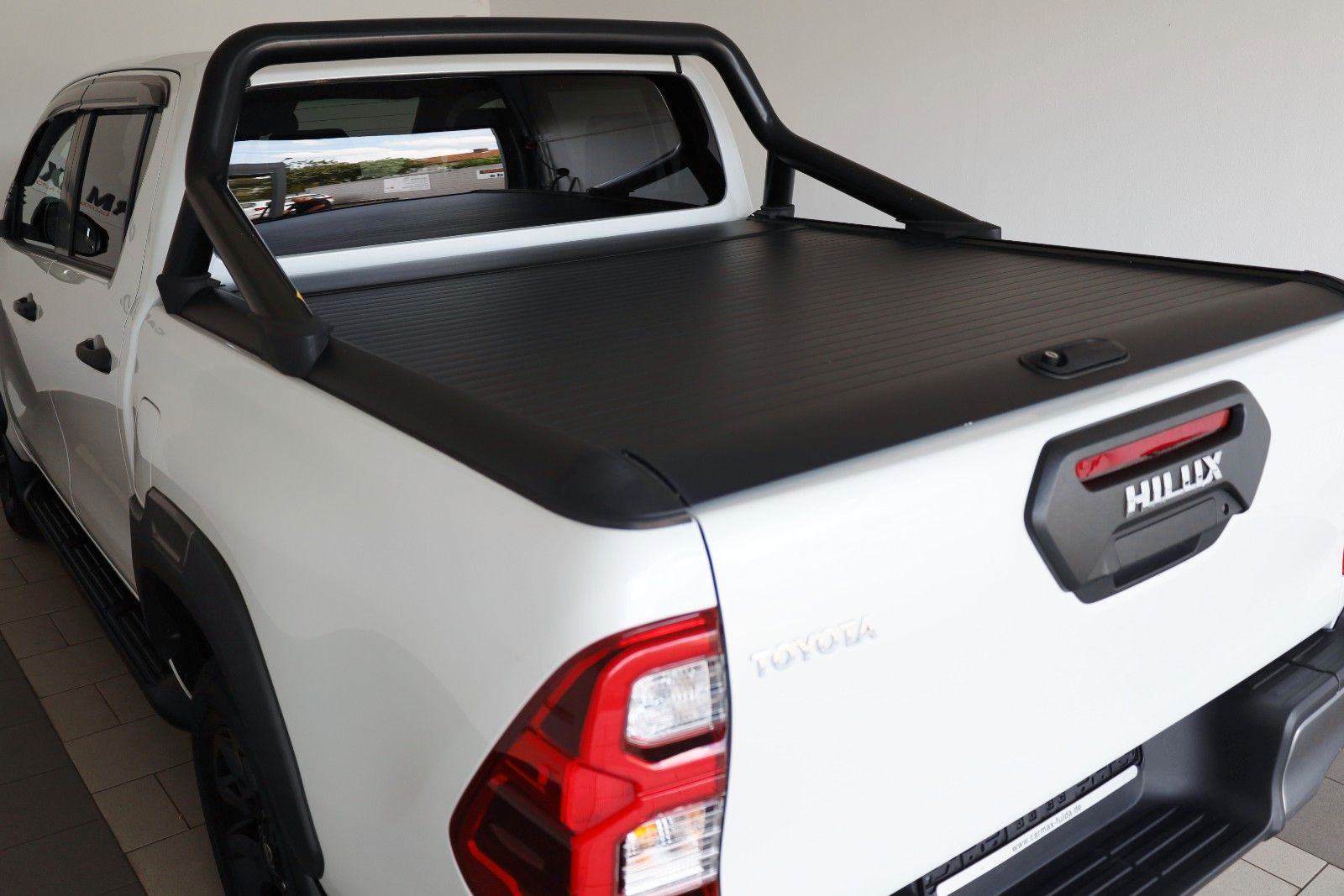 Fahrzeugabbildung Toyota Hilux 2.8 D-4D Invincible,ACC,Rollo,Rollbüg.,AHK