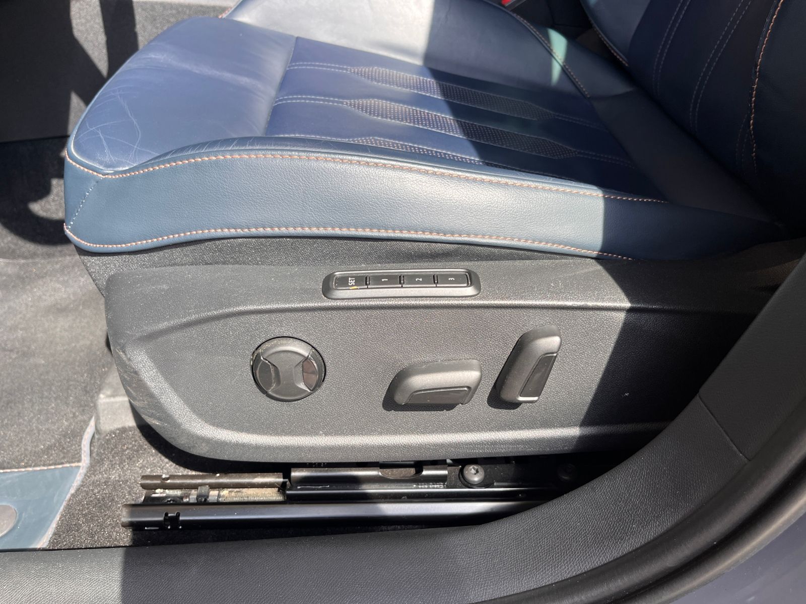 Fahrzeugabbildung CUPRA Formentor VZ 4Drive AHK PANO LEDER BEATS 19"