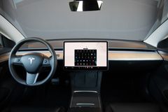TESLA Model 3 Standard RWD*WMP*ACC*LED*2.Hand*8-fach