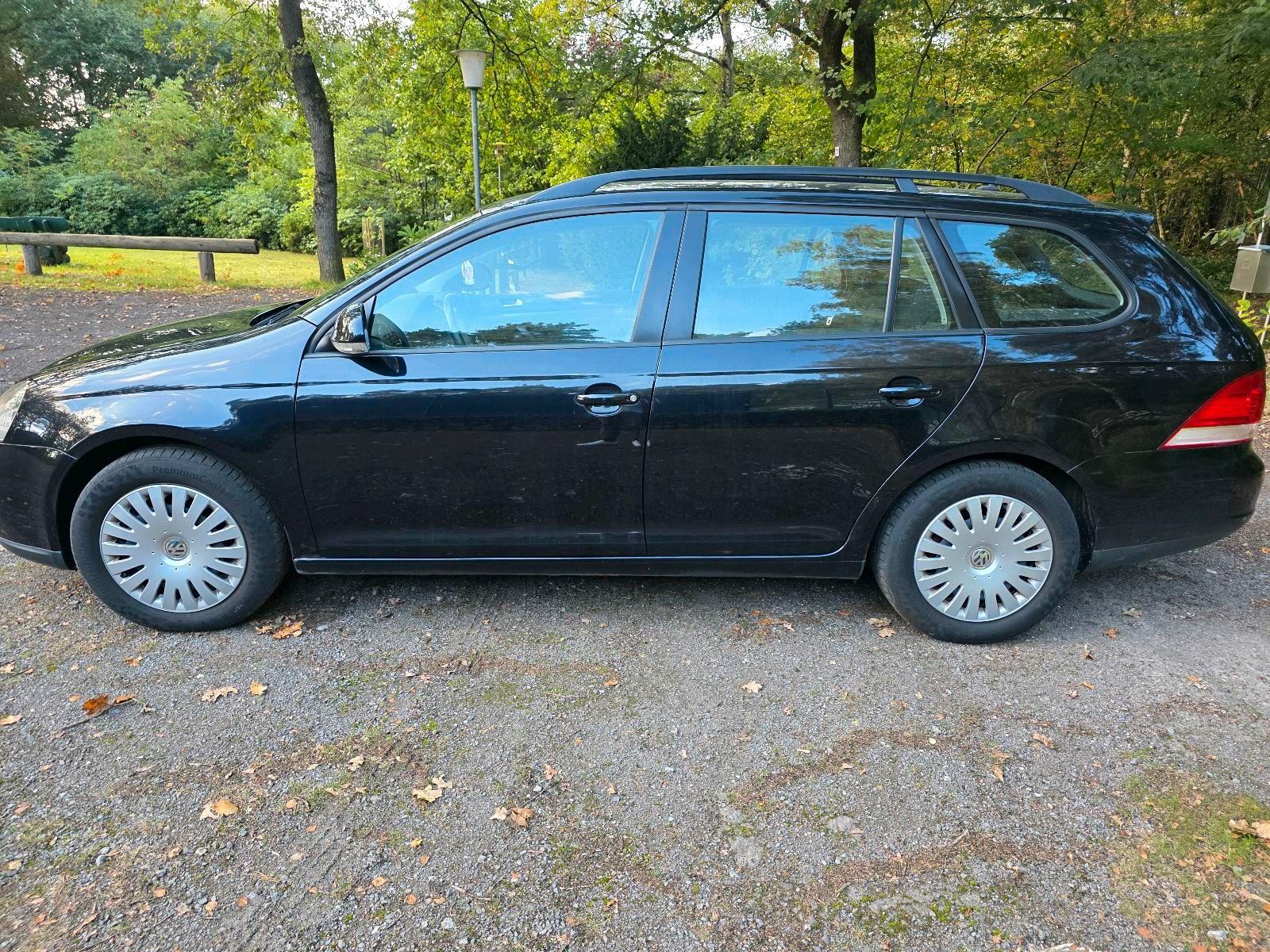 Volkswagen Golf 2009 — interior