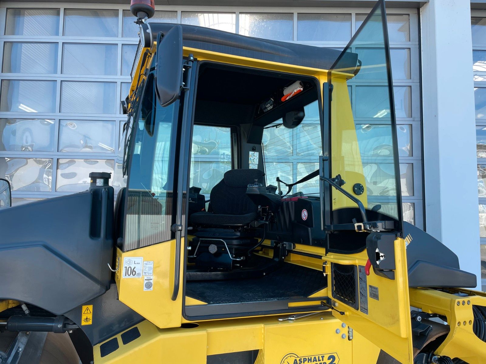 Fahrzeugabbildung BOMAG BW 154 AP-4i AM / nur 731h / Asphalt Manager