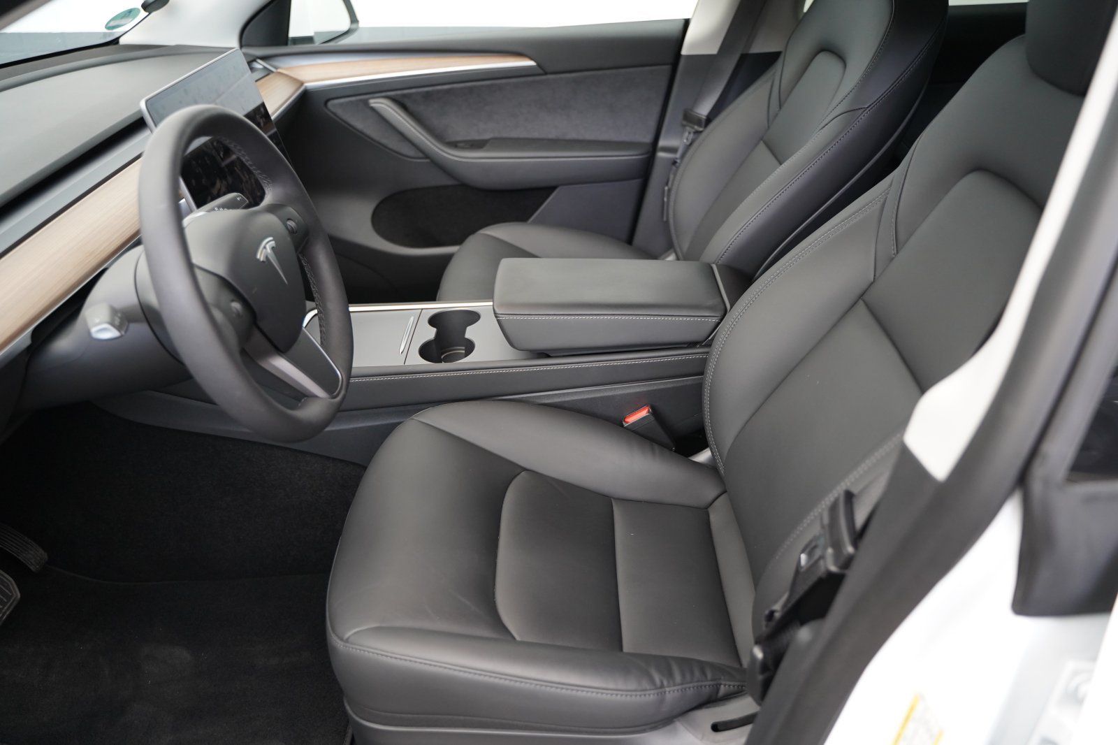 Tesla Model Y Standard Range RWD 20-Zoll AHK foto 7