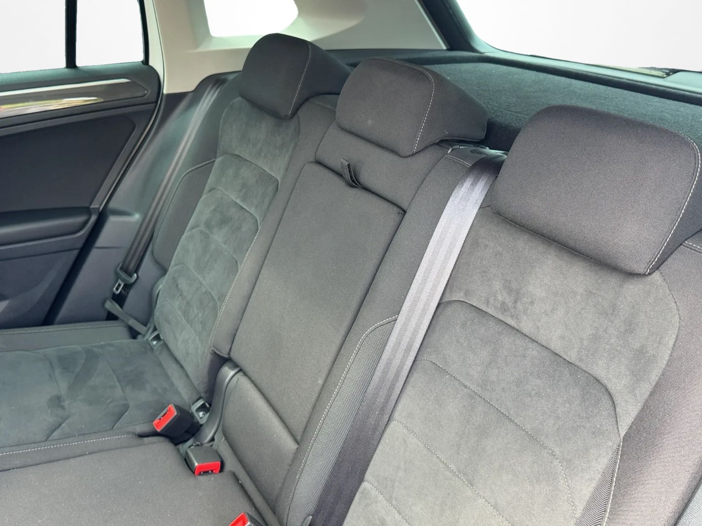Tiguan 2.0 TDI 4MOTION R-LINE *PANO*LED*NAVI*