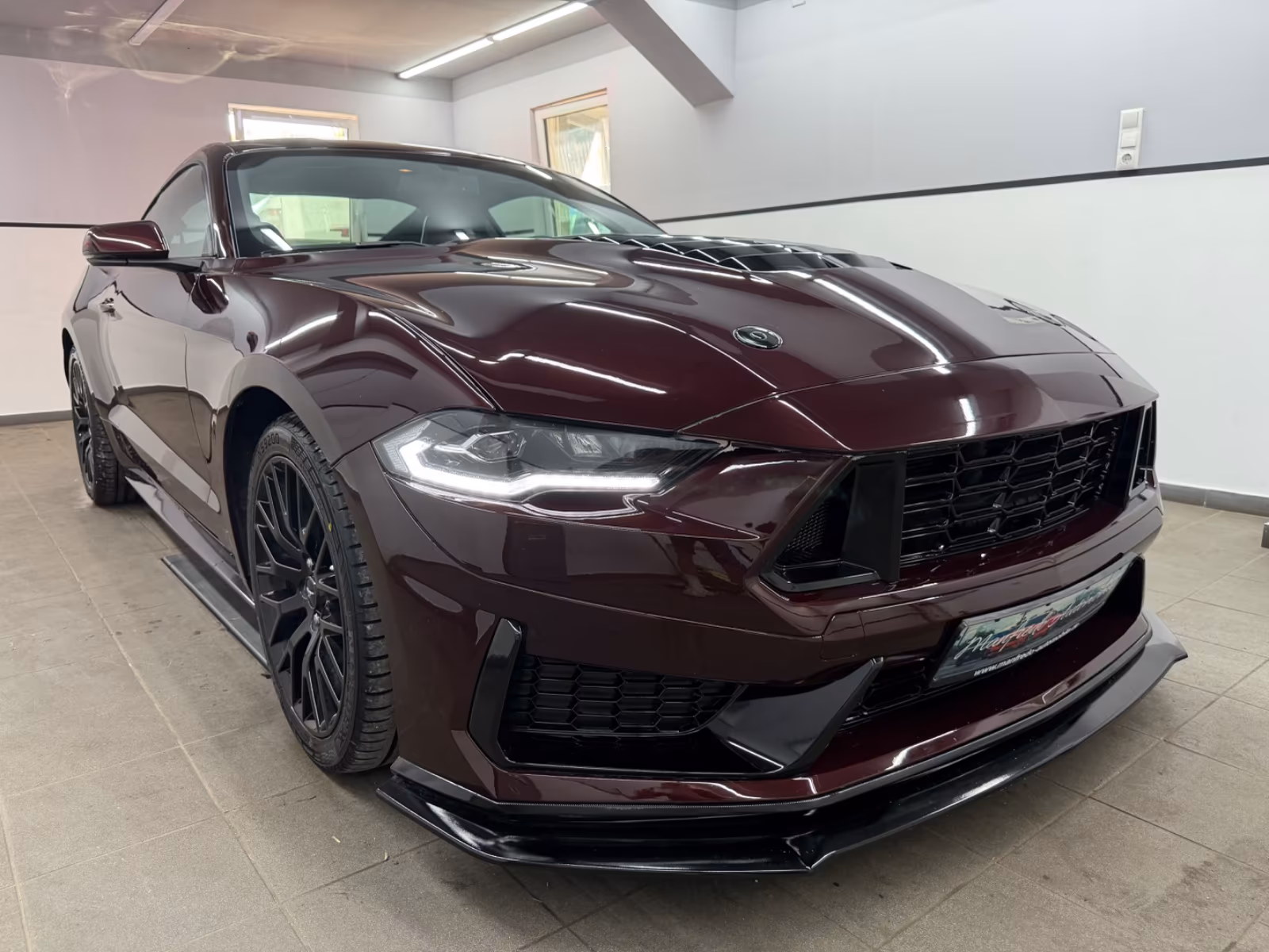 Ford Mustang 2.3 Eco Premium/Royal Crimson/MY25Kit/19