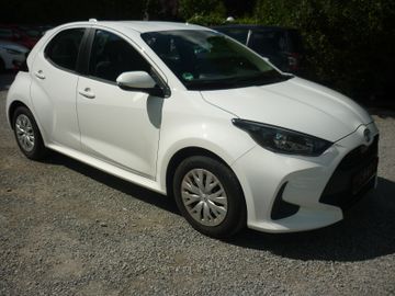 Toyota Yaris - 1