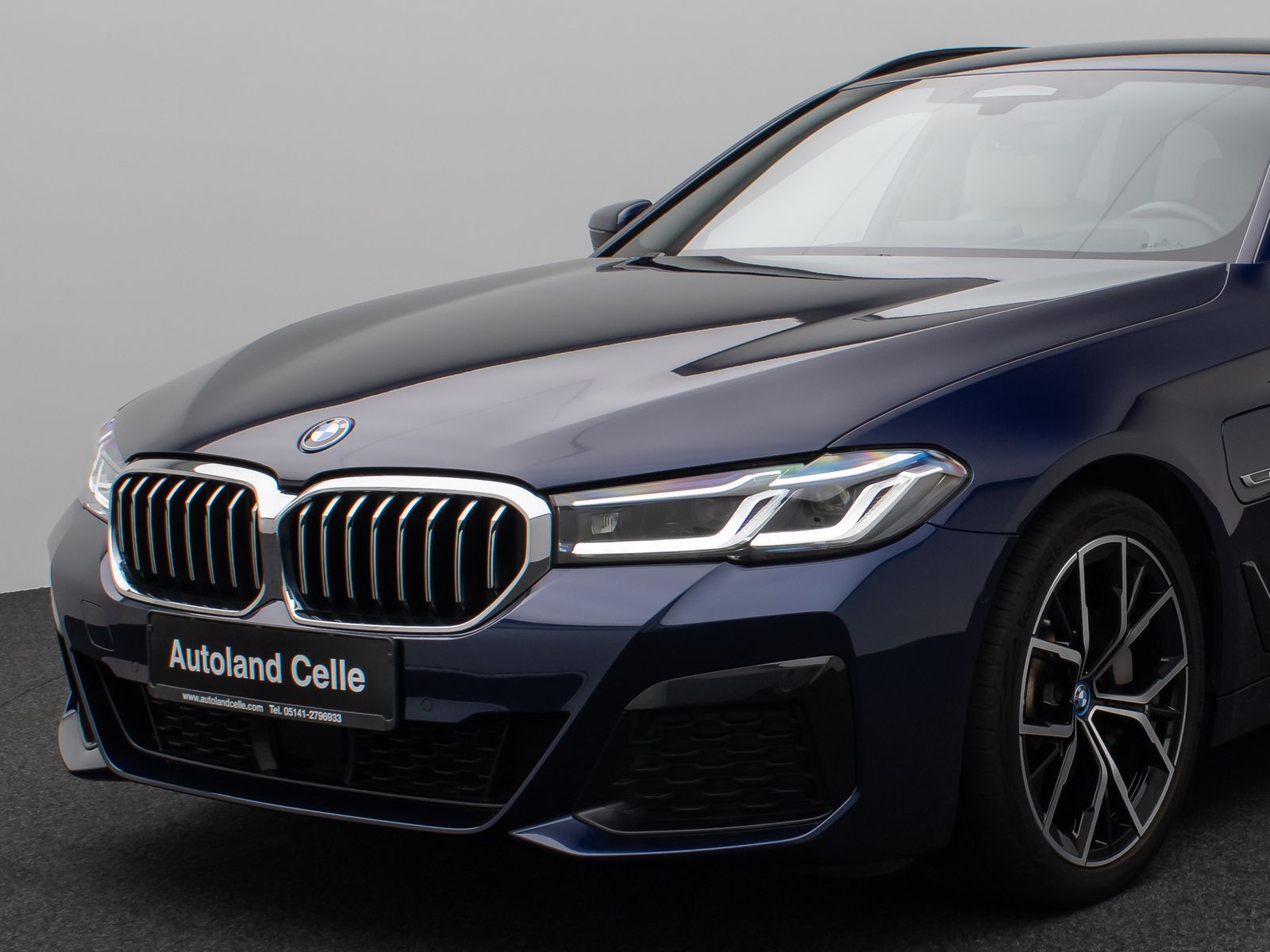 Fahrzeugabbildung BMW 530e xD M Sport Massage Laser HUD DAB Individual