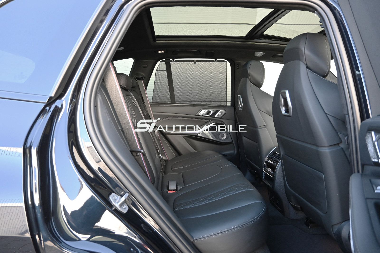 Fahrzeugabbildung BMW X5 M60i xDr. °UVP 155.609€°AHK°B&W°PROF.FAHRW.°