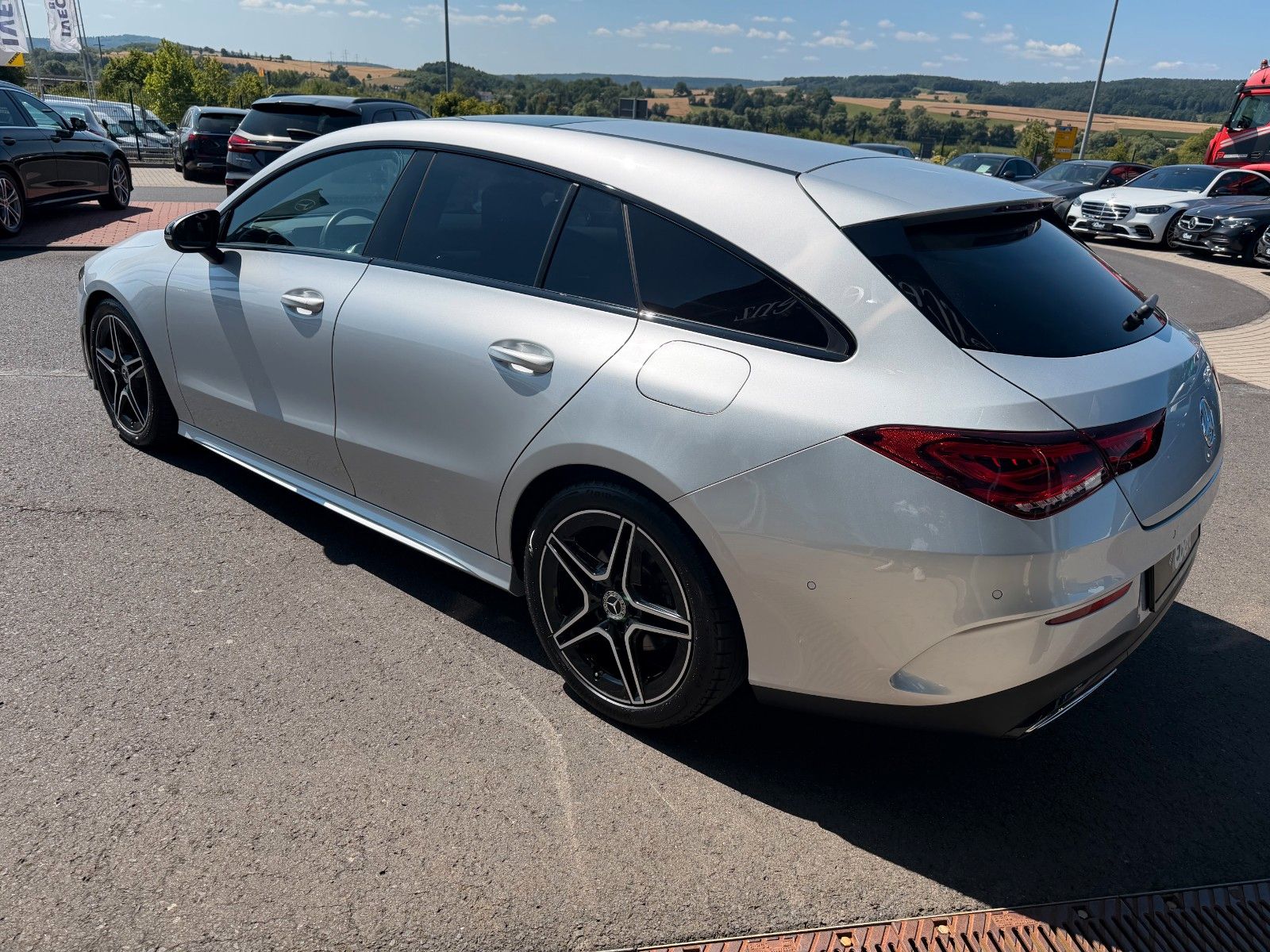 Fahrzeugabbildung Mercedes-Benz CLA 220 D SB AMG R-Kamera+Pano+DISTR+MBEAM+Ambie