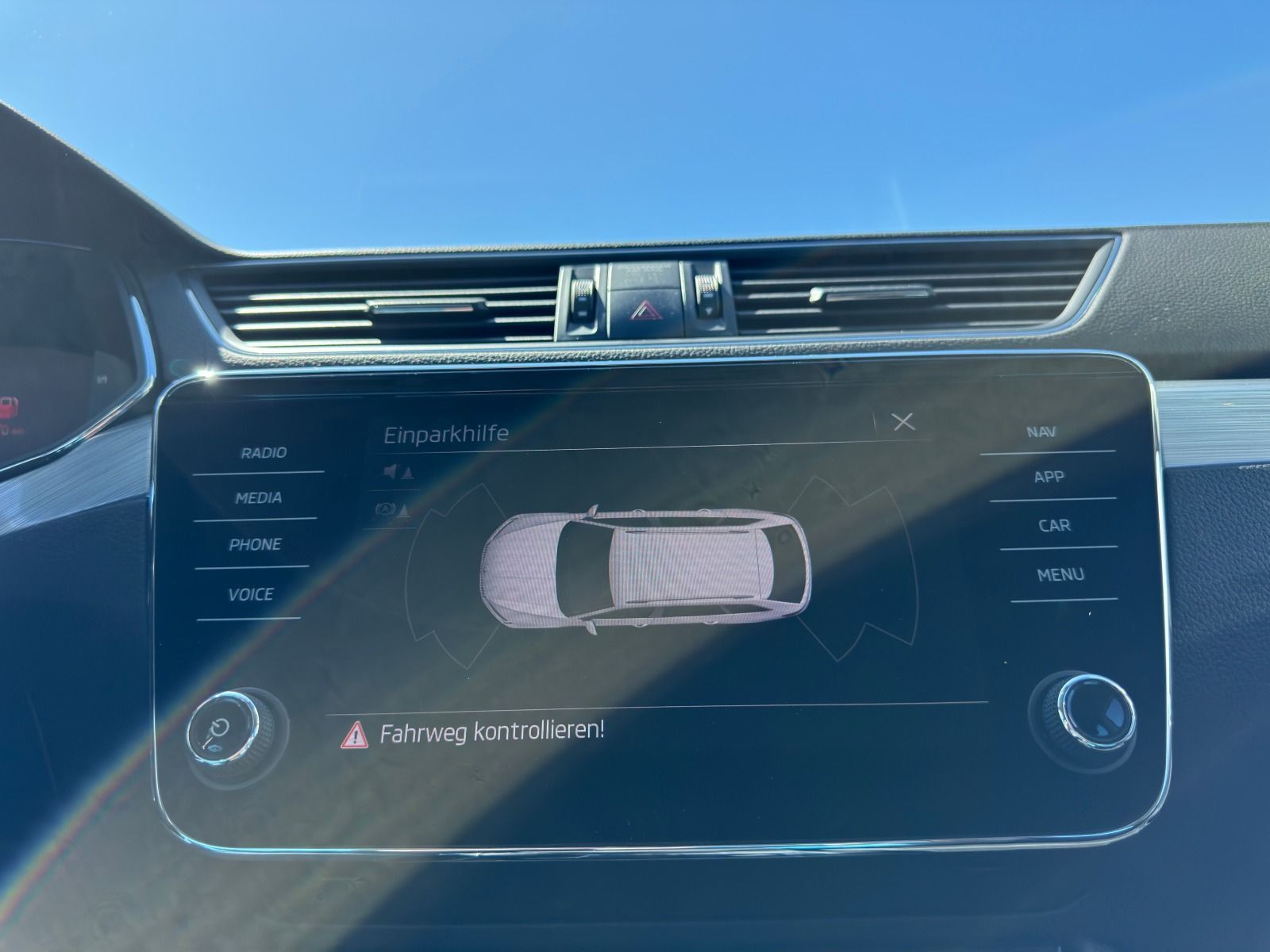 Fahrzeugabbildung SKODA Superb Combi 2.0 TDI 6-Gang*LED*PDC*SmartLink