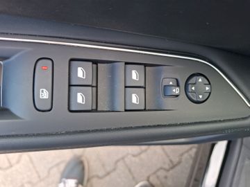 Peugeot 3008 Allure Pack 1.2 PureTech 130 Kam.+KeyLess