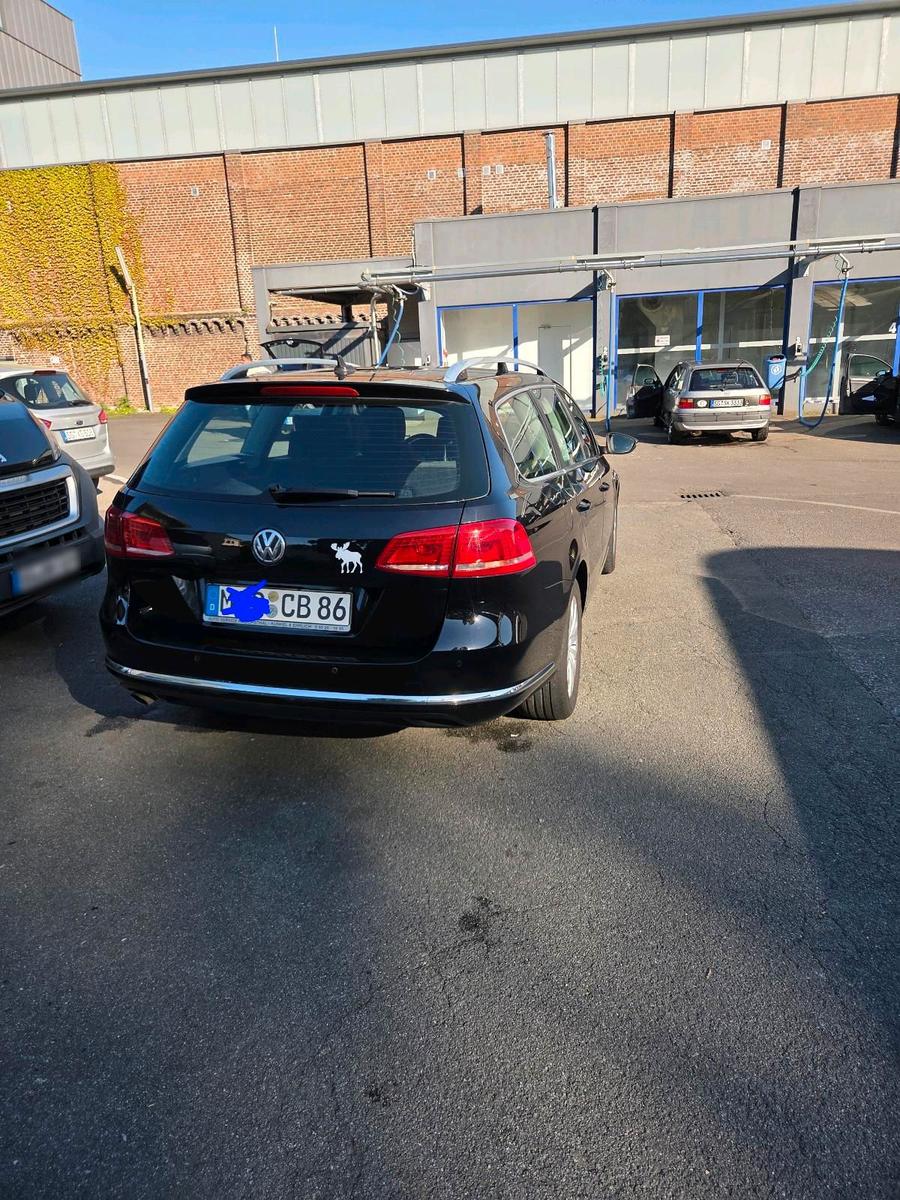 Volkswagen Passat 2012 — engine 105 HP (77kW)