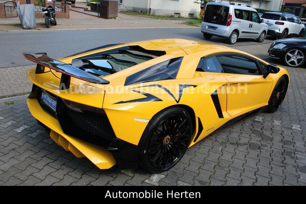 Lamborghini Aventador