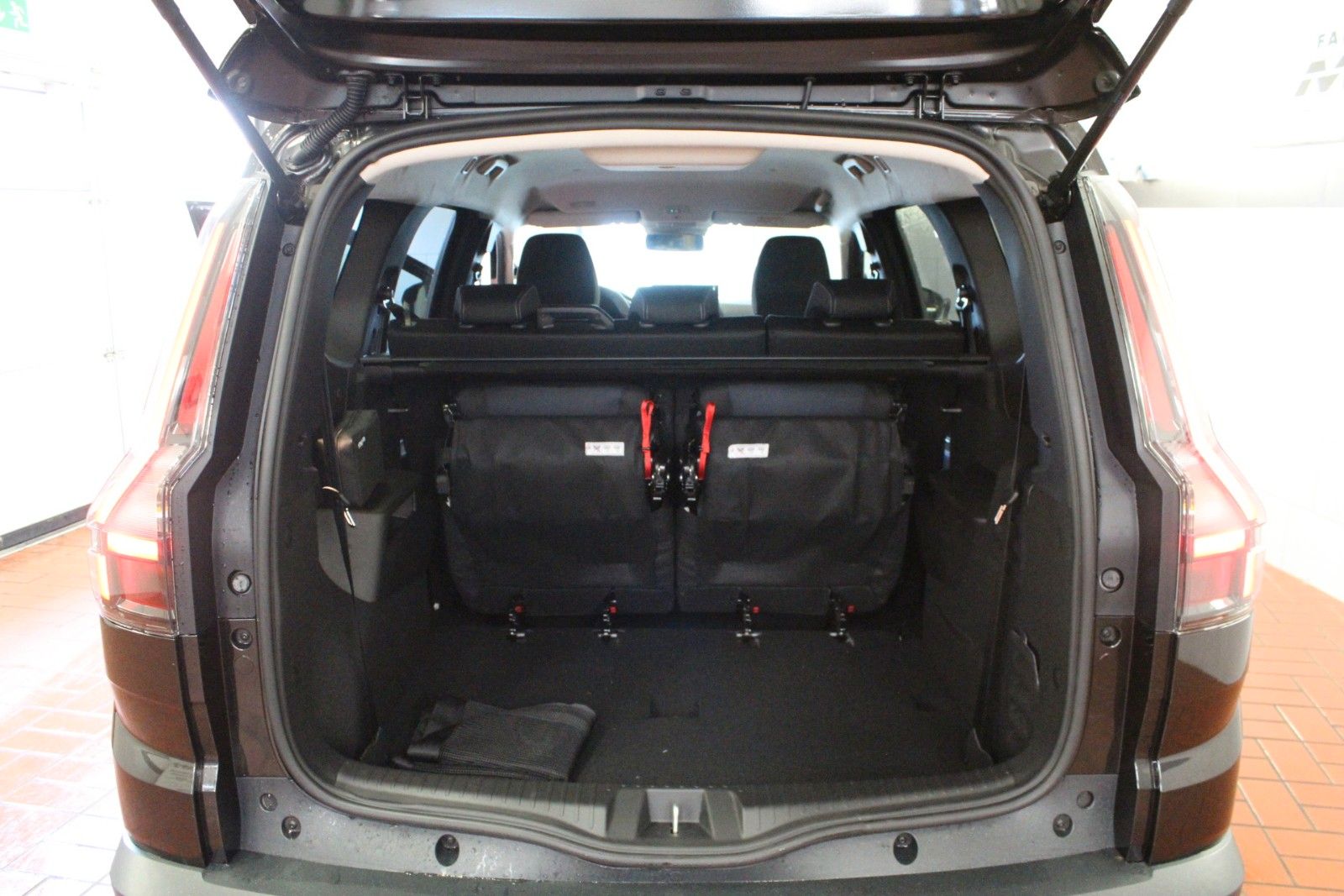 Fahrzeugabbildung Dacia Jogger Hybrid 155 Journey 7-Sitzer MY 2026
