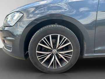 Volkswagen Golf - 9