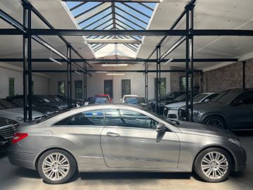Mercedes E 200 - 2