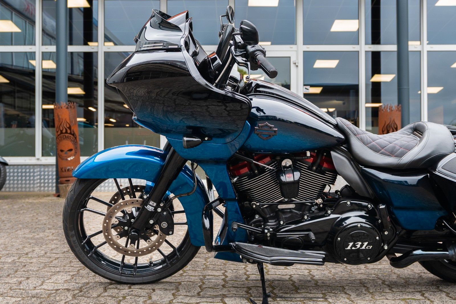 Fahrzeugabbildung Harley-Davidson CVO ROAD GLIDE 117 FLTRXSE 131 CUI SE Öhlins