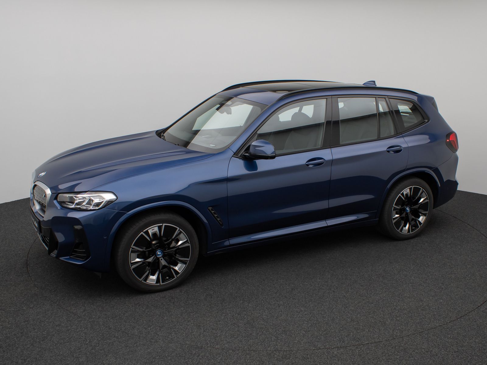 Fahrzeugabbildung BMW iX3 Impressive M Sport Panorama 360°HUD DAB H/K