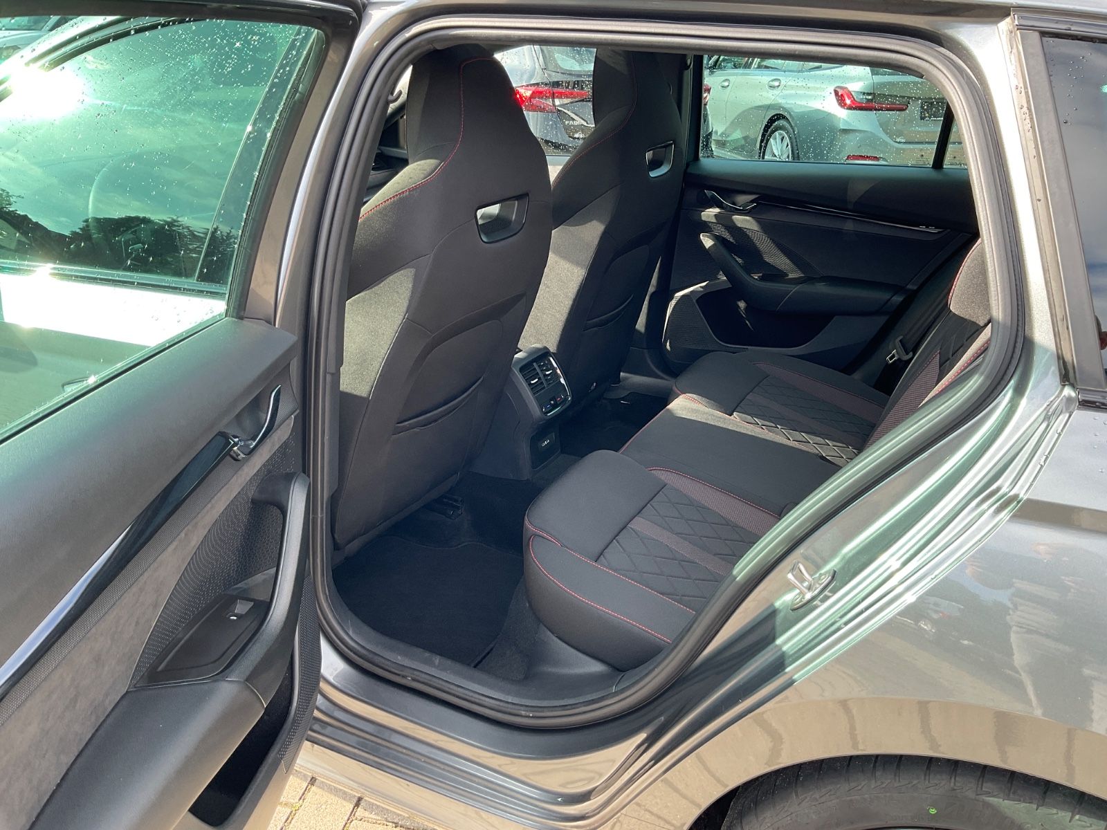 Fahrzeugabbildung SKODA Octavia Combi RS 2.0 TDI DSG,Kamera,Panorama