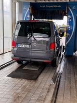 Volkswagen T6 Caravelle - graue Volkswagen T6 Caravelle