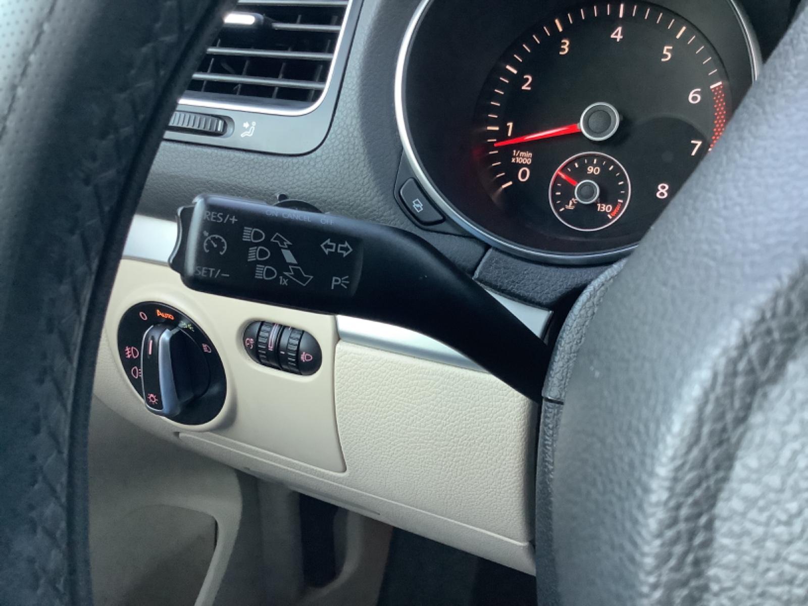 Volkswagen Golf 2010 — photo 17