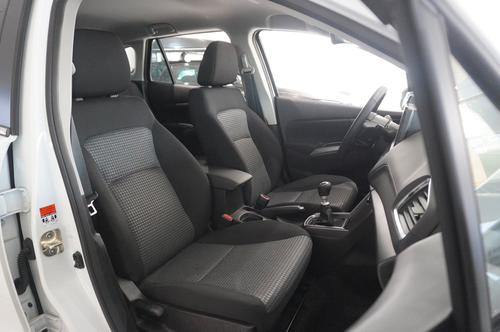 Fahrzeugabbildung Suzuki (SX4) S-Cross 1.4 COMFORT NAVI/LED/KAMERA/SH/DAB