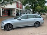 Mercedes-Benz E 220 T d*Avantgarde*MBUX-Premium*Kamera - Mercedes-Benz E 220 Gebrauchtwagen in Augsburg