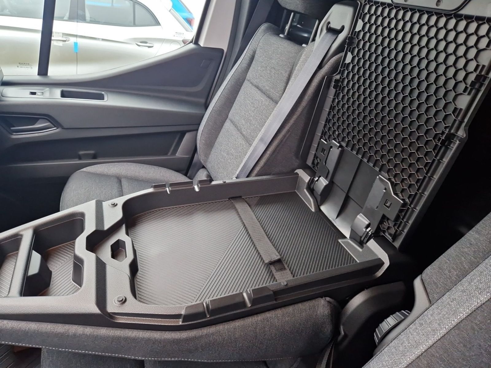 Fahrzeugabbildung Nissan Interstar NEUER Interstar Kastenwagen N-Connecta