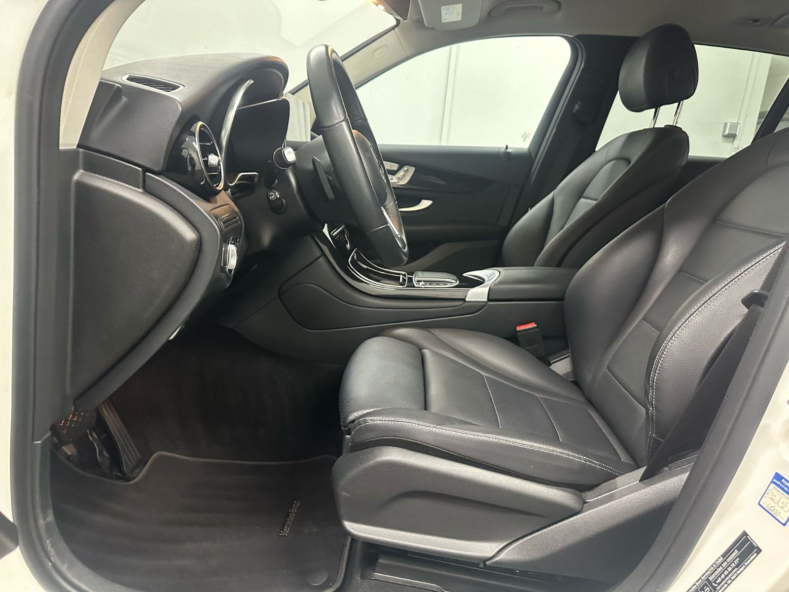 Fahrzeugabbildung Mercedes-Benz GLC 300 d 4MATIC Autom.*NIGHT*360*SPUR*IHC*LED