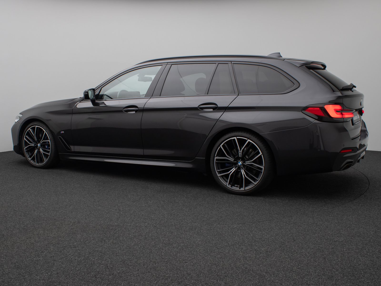 Fahrzeugabbildung BMW 530d xD M Sport DAB CockPitPro PDC Alarm 20Zoll