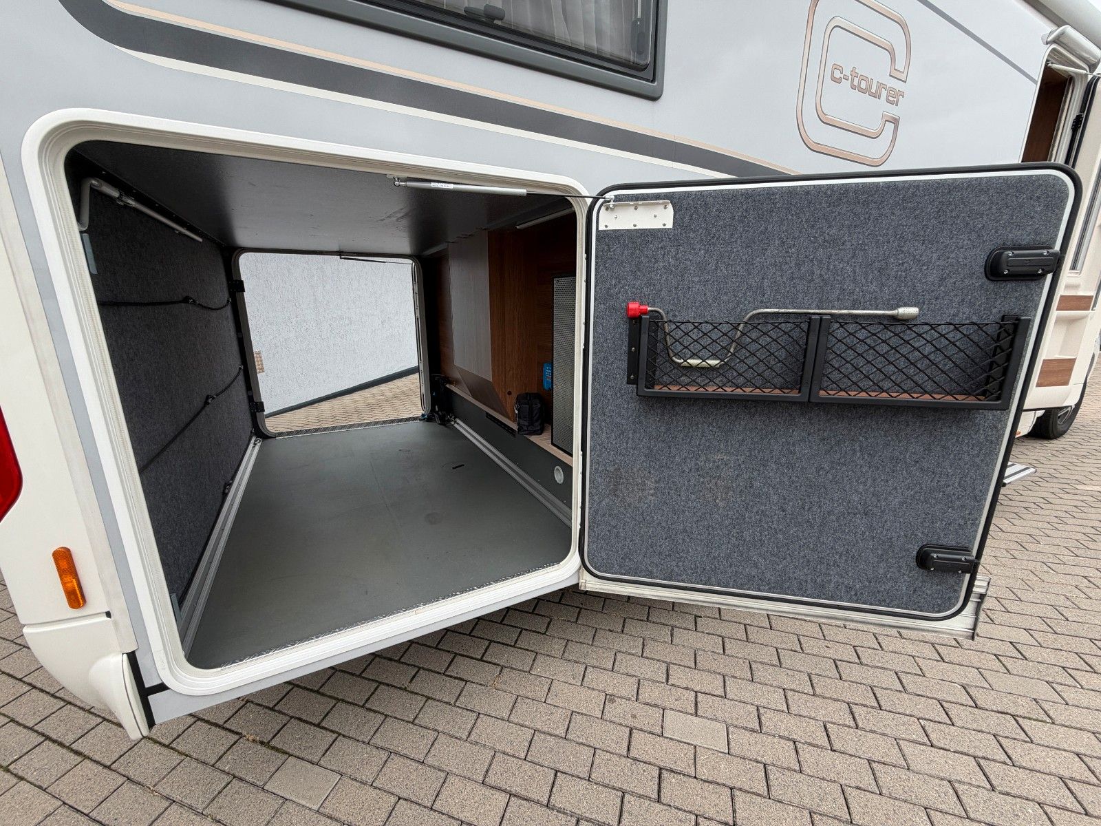 Fahrzeugabbildung Carthago c-tourer T149 LE RB