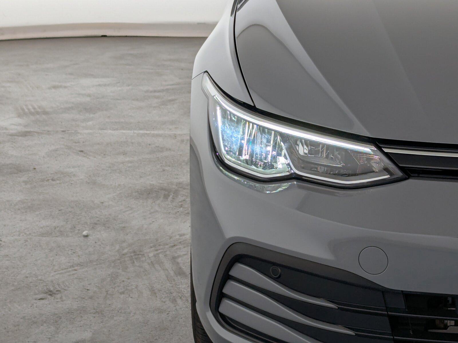 Volkswagen Golf VIII 1.5 eTSI Life LED+NAVI+SHZ+PDC+ACC+, миниатюра 3