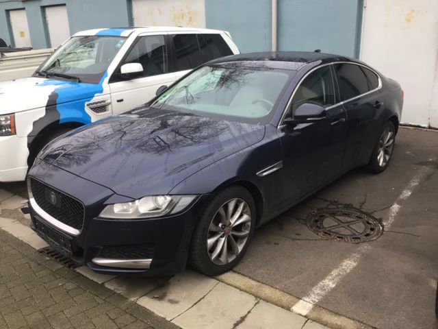 Jaguar XF Prestige 3.0 Xenon Vollleder Navi TÜV - Neu!