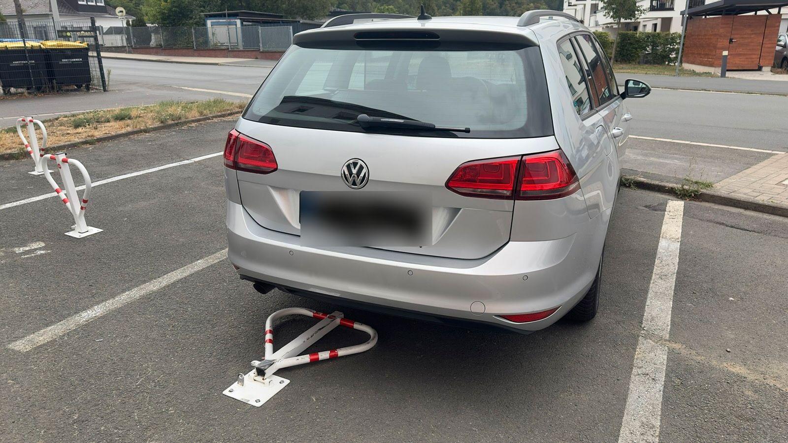 Volkswagen Golf 2015 — rear view