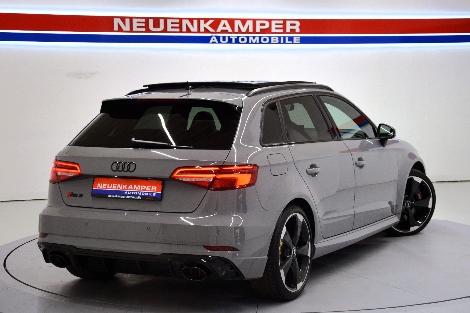 Fahrzeugabbildung Audi RS 3 Sportback Pano ACC Rautenstepp B&O Matrix