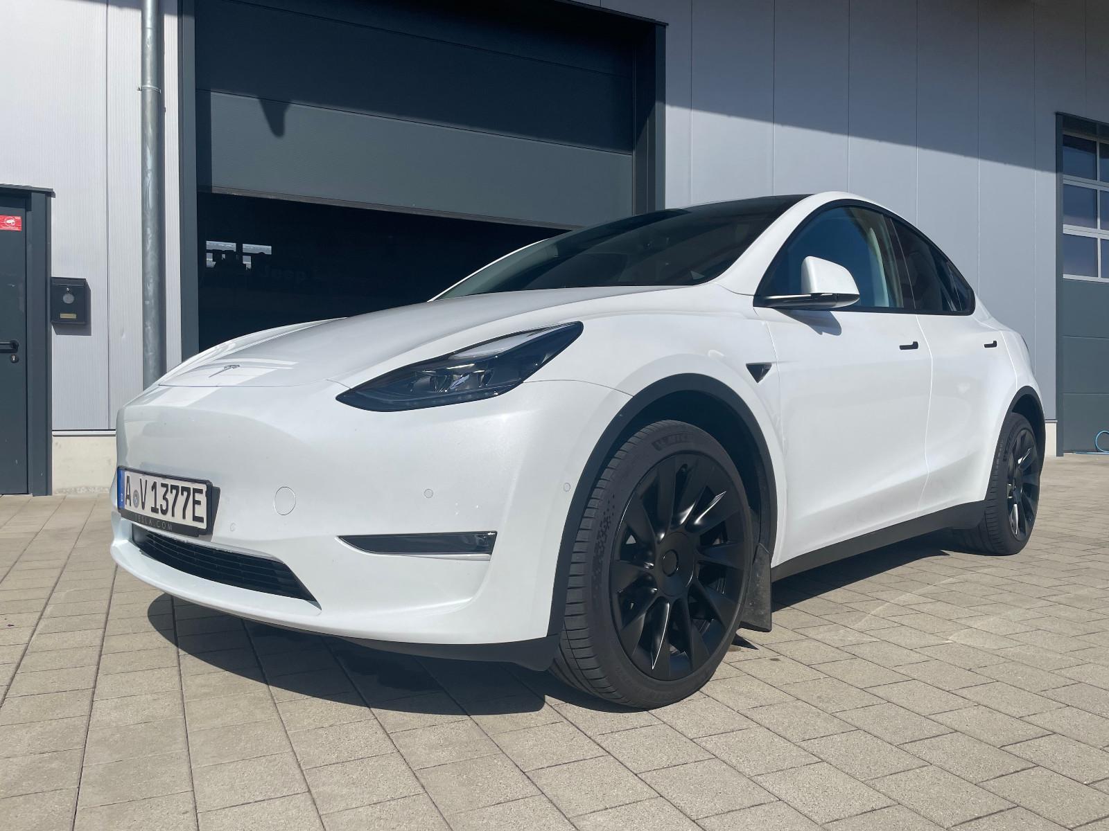 Tesla Model Y Long Range Dual Motor AWD **20Zoll**