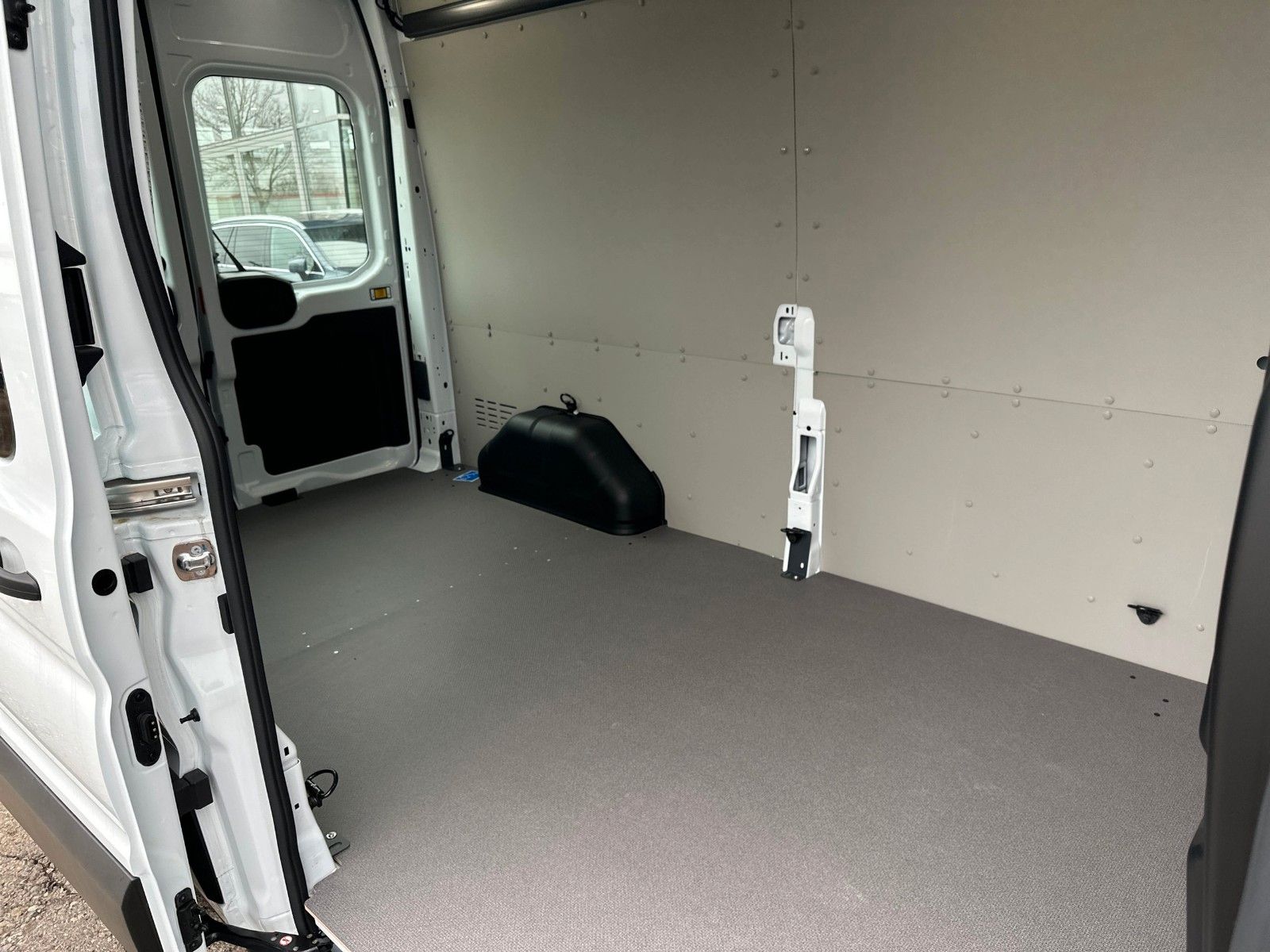 Fahrzeugabbildung Ford Transit Kasten 350 L3 Trend, TECHNOLOGIEPAKET