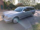 Mercedes-Benz Mercedes E240 T-Modell W210 TÜV 07.2027 - : Kombi, Mercedes W202