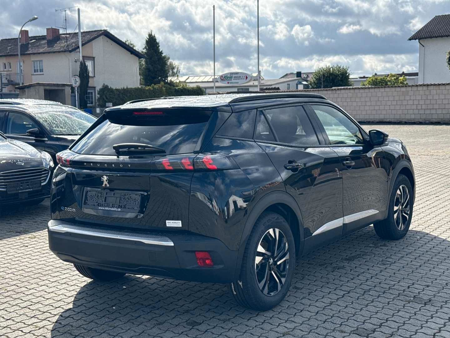 Fahrzeugabbildung Peugeot 2008 e- Allure Pack NAVI KAMERA 8-FACH SITZH. 1H